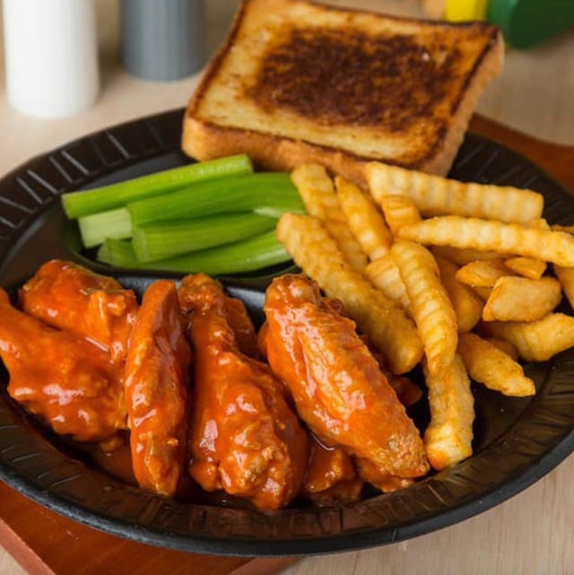 8 Wings.